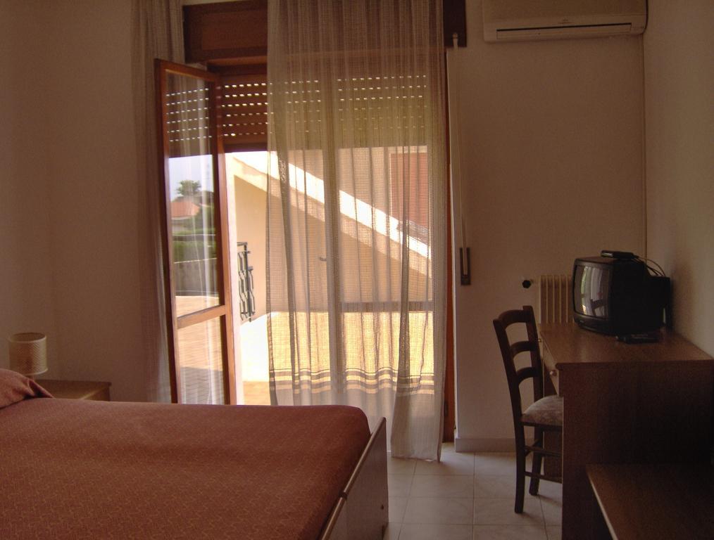 Hotel Svizzero Sangineto Oda fotoğraf